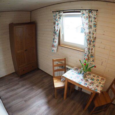 Osrodek Jezdziecki Tarpan domek nad stawem img 4