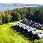 Plaże nad jeziorami na Mazurach – przewodnik po najpiękniejszych kąpieliskach 2 enklawa mikolajki 6osobowe img 1